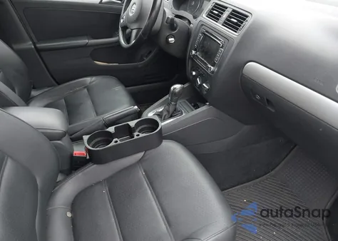 2013 Volkswagen Jetta 2.5L Se z USA, uszkodzony, nr VIN 3VWDP7AJ9DM213171